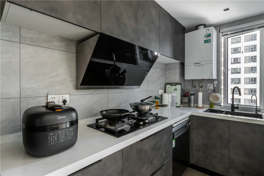 江城雅居現代極簡風格裝修效果圖