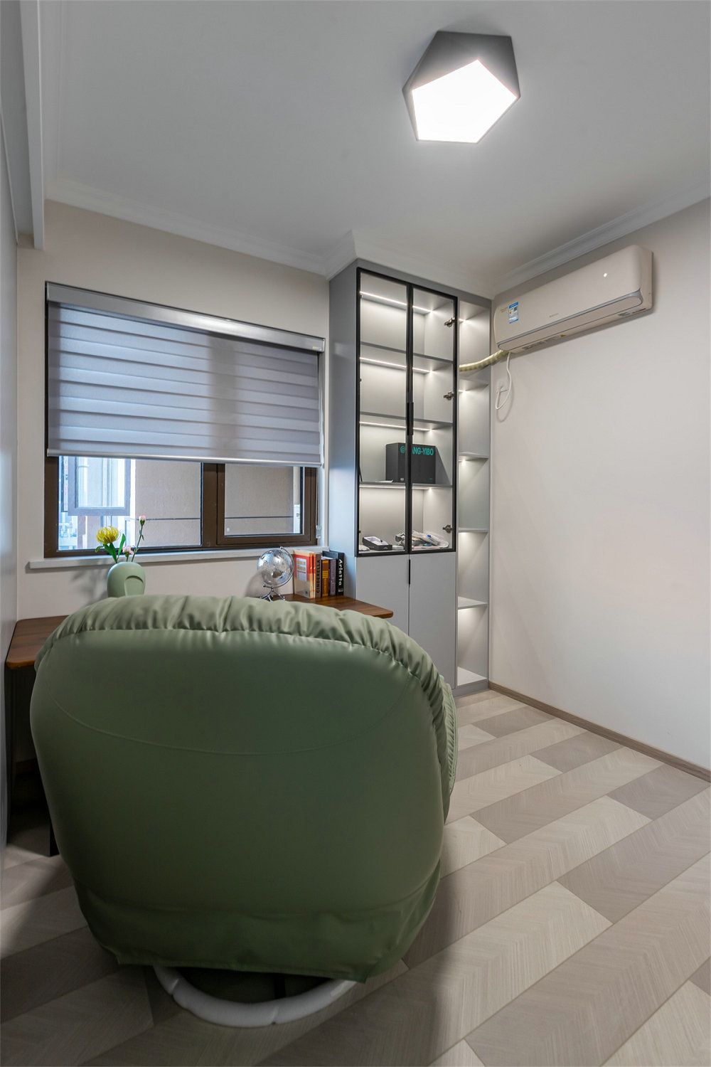 中建鉑公館105平現代簡約風格裝修效果圖