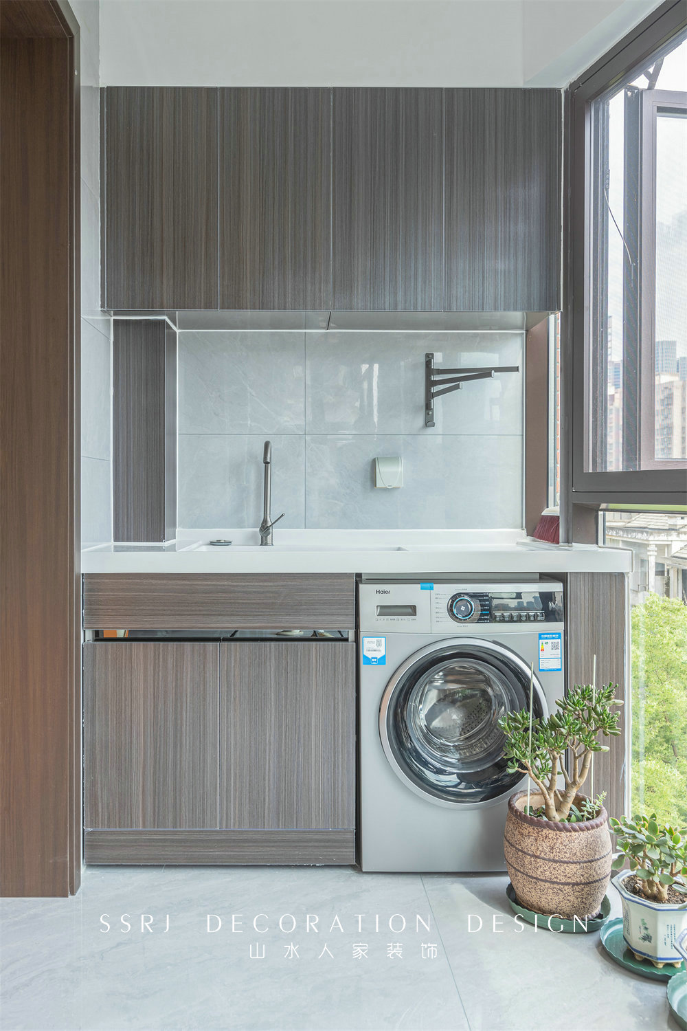 金龍花園135平現代風格裝修效果圖