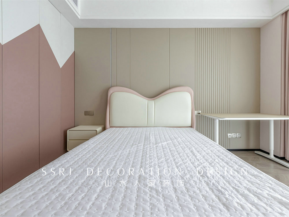 香江花園300平復式現代風格裝修效果圖