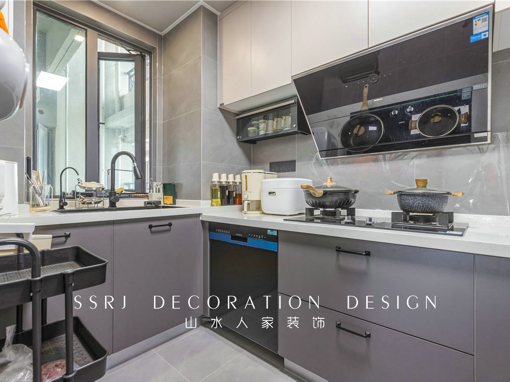 地鐵時代云上城88平中古風格裝修效果圖