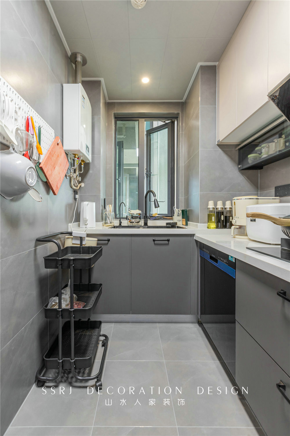 地鐵時代云上城88平中古風格裝修效果圖