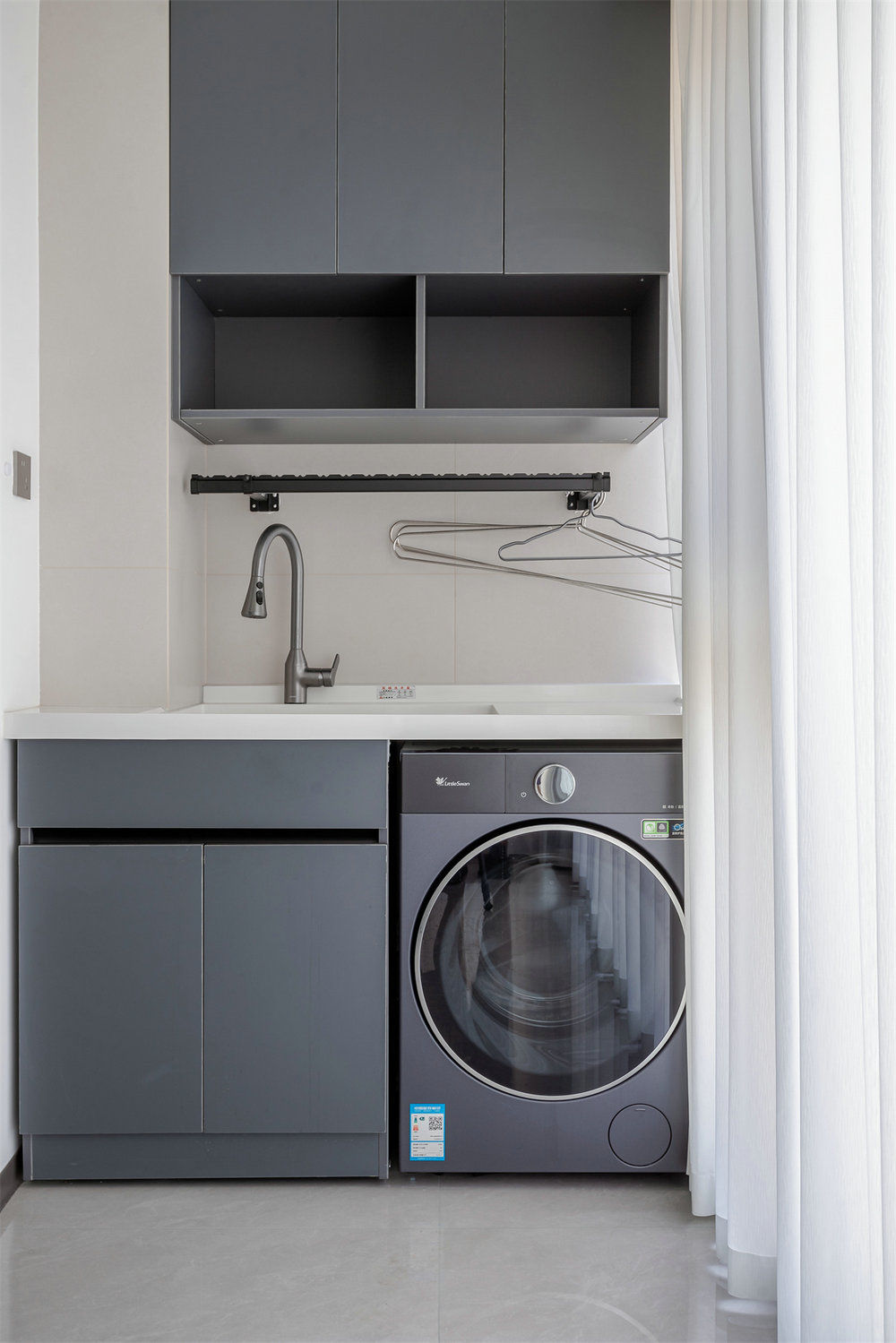 中建鉑公館122平現代風格裝修效果圖