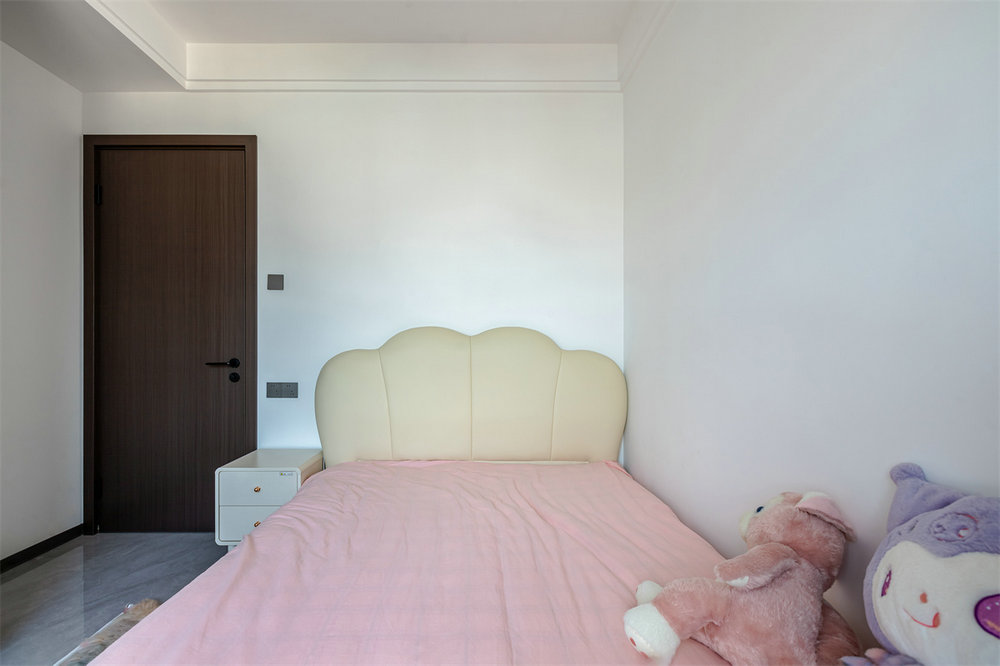 中建鉑公館138平現代風格裝修效果圖