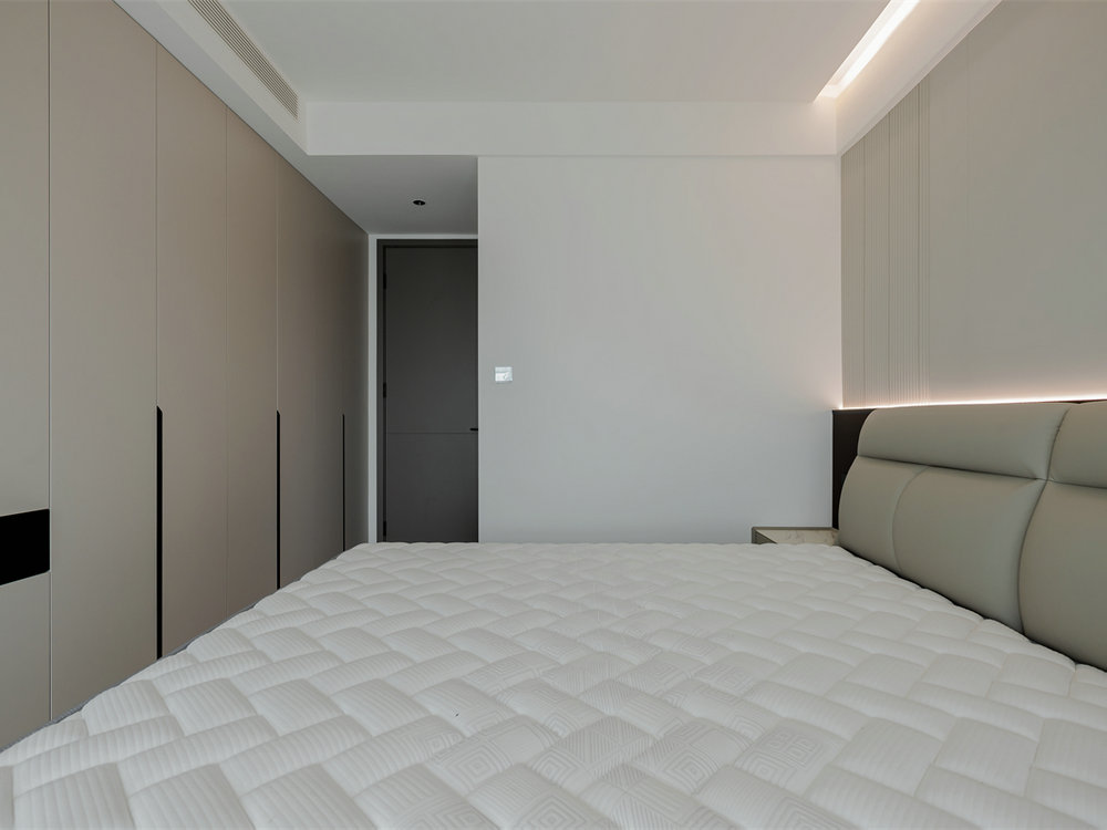 城投聯投江南岸140平意式極簡風格裝修效果圖