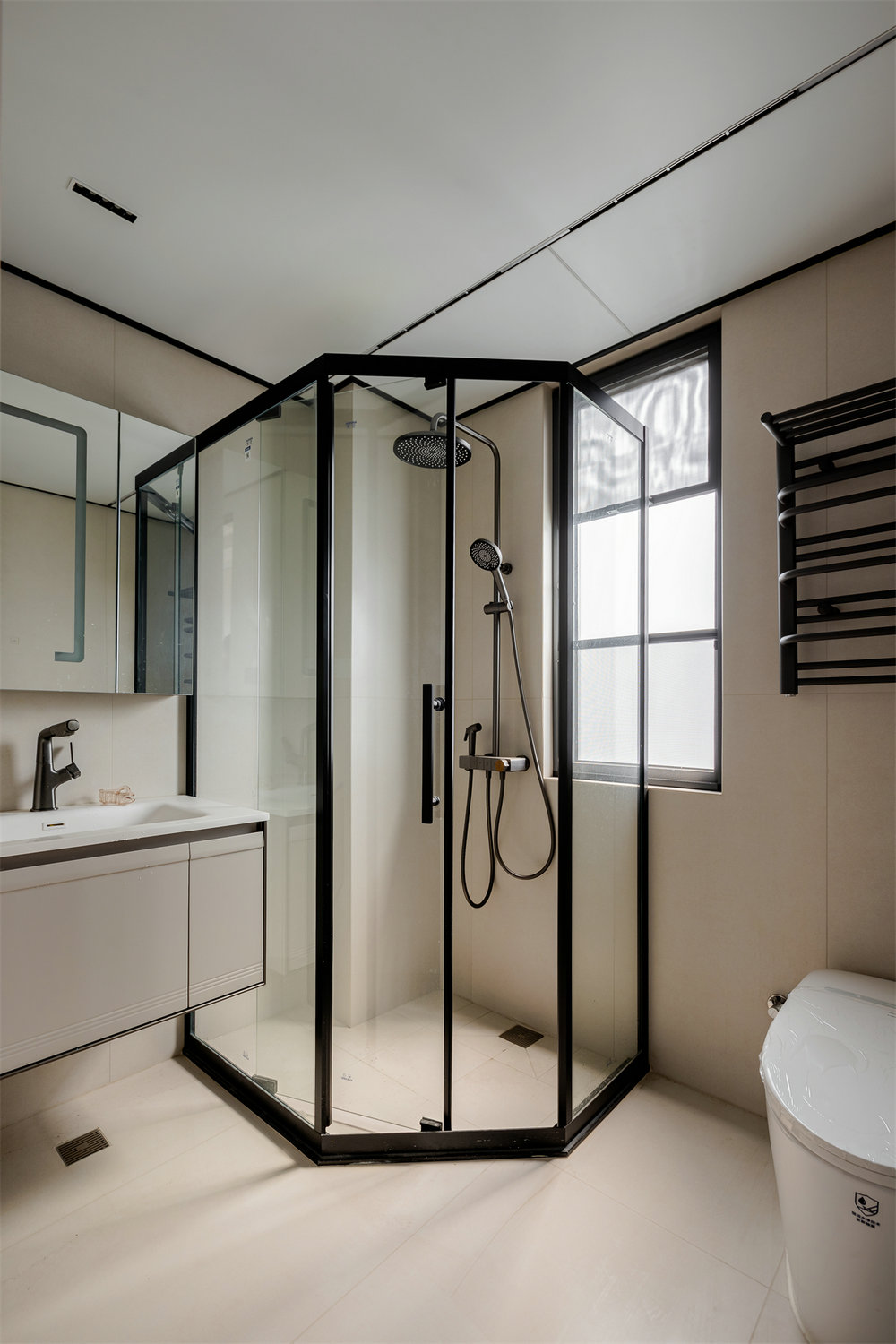 城投聯投江南岸140平意式極簡風格裝修效果圖