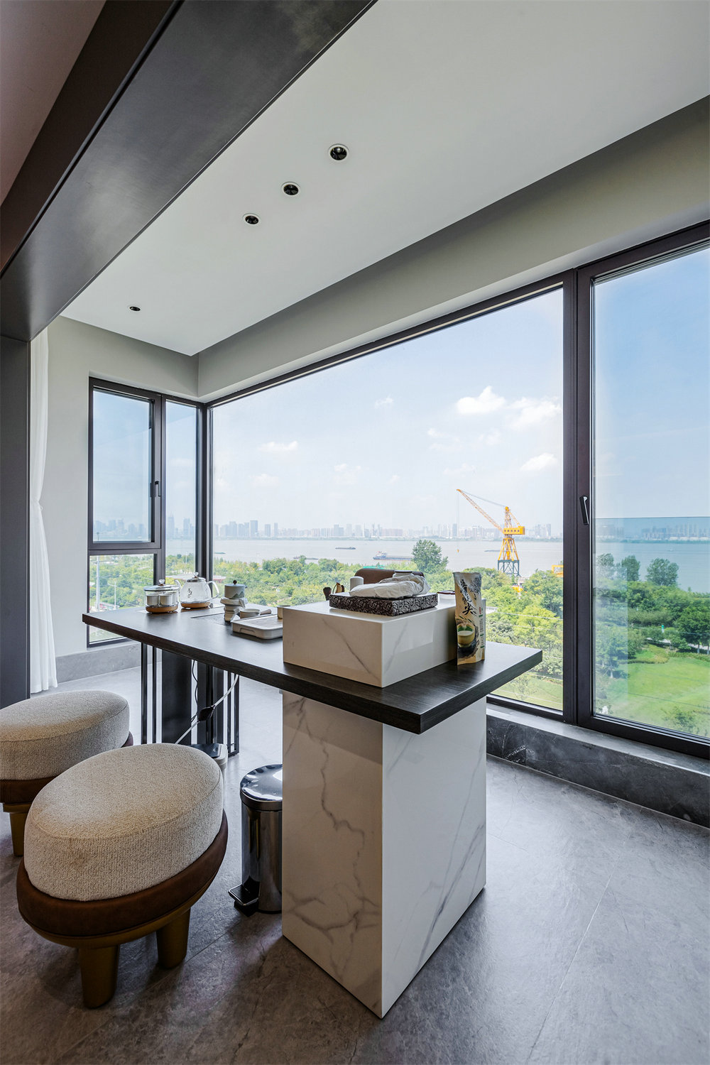 青山樽197平米現代風格裝修效果圖