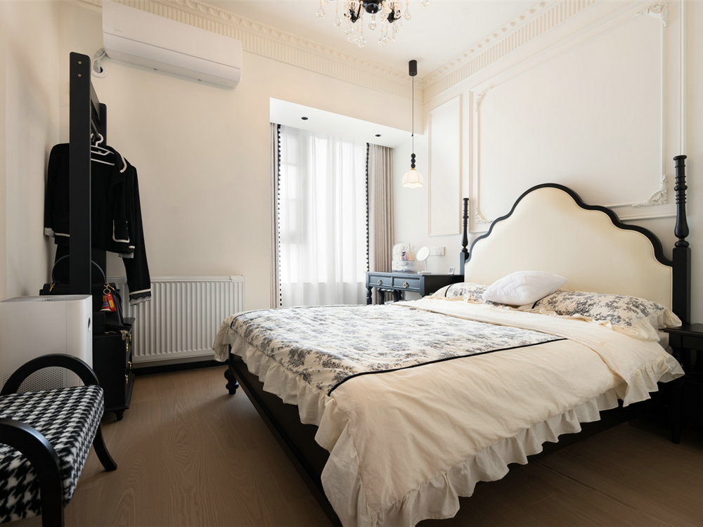 廣電光谷家三區91平法式復古風格裝修效果圖