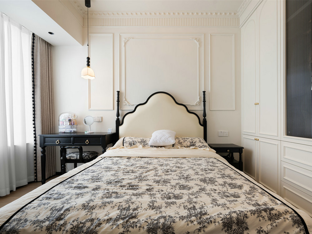 廣電光谷家三區91平法式復古風格裝修效果圖