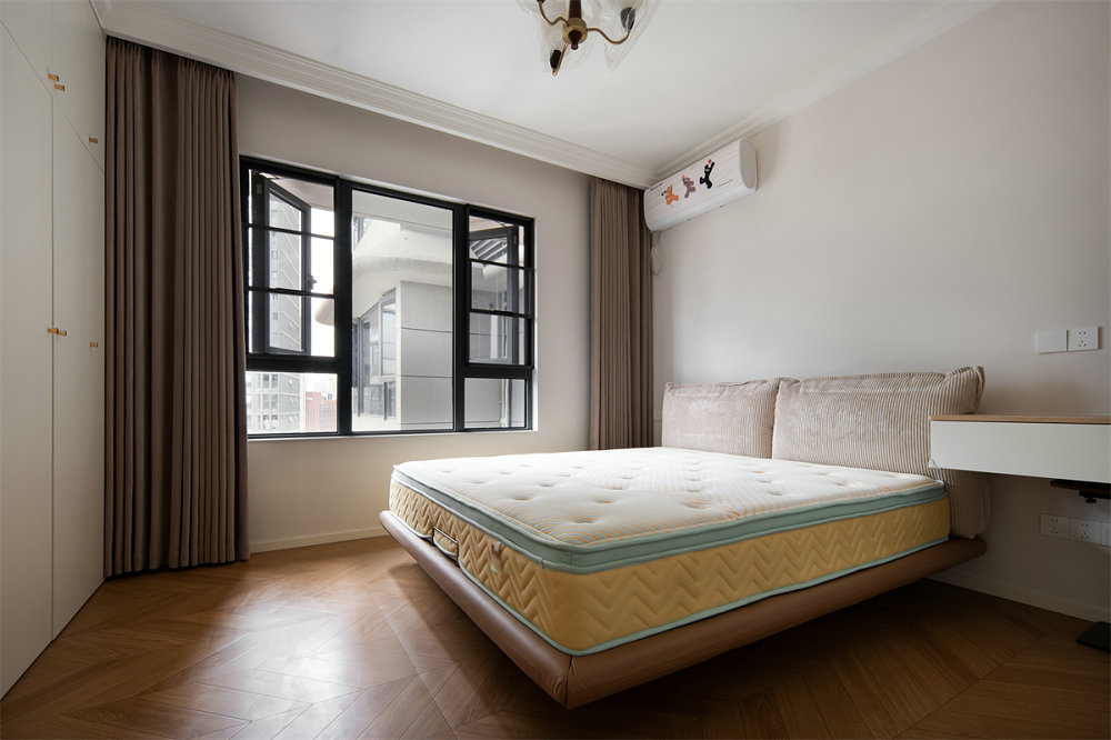 融創95號院95平中古風格裝修效果圖