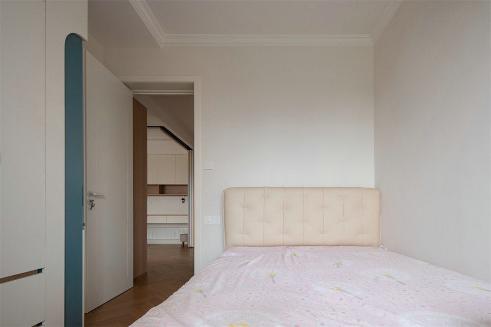 融創95號院95平中古風格裝修效果圖