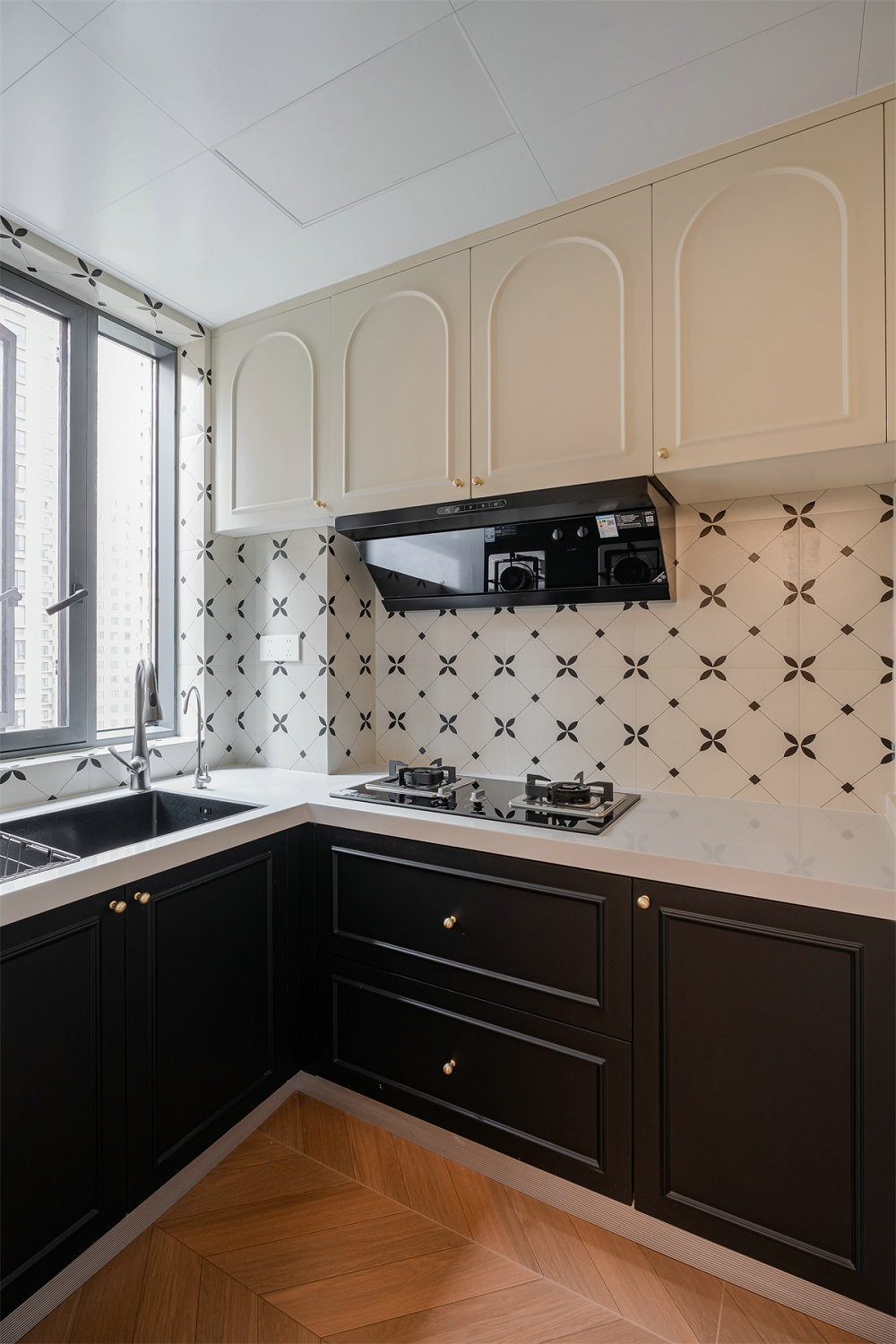 大華鉑金酈府110平中古風格裝修效果圖