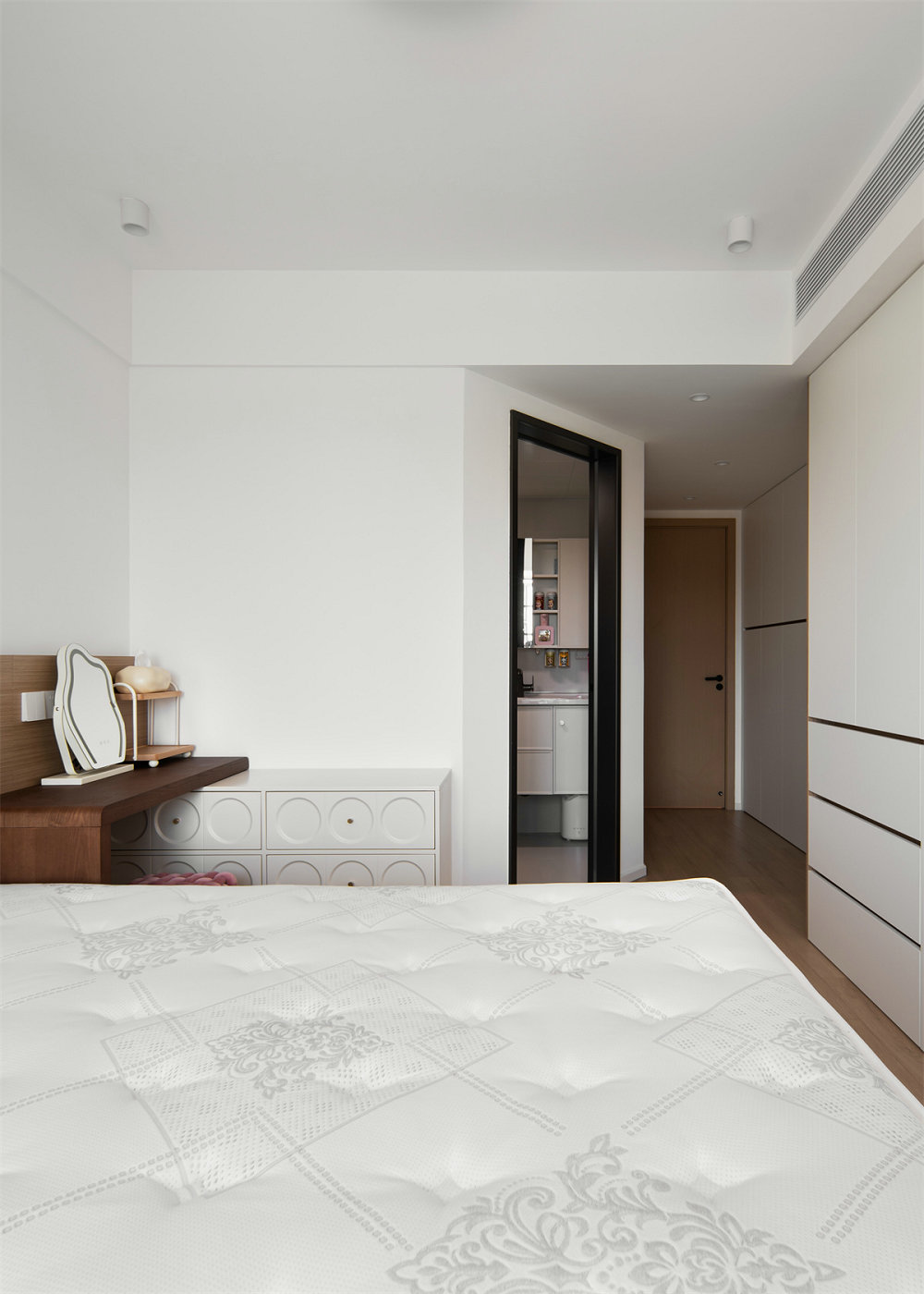 金科和雅東方135平原木奶油風裝修效果圖