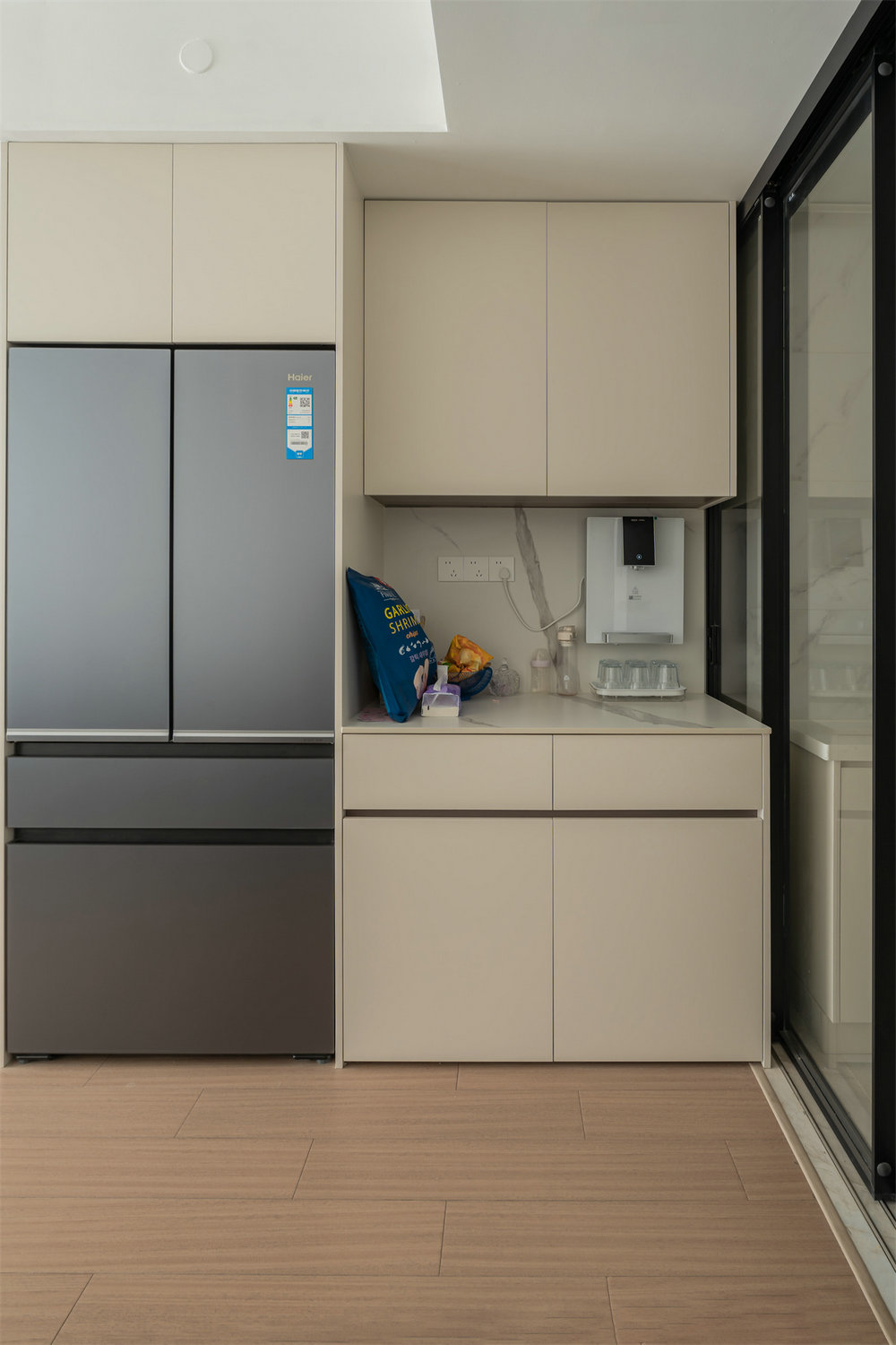 華僑城紅坊99平現代風格裝修效果圖