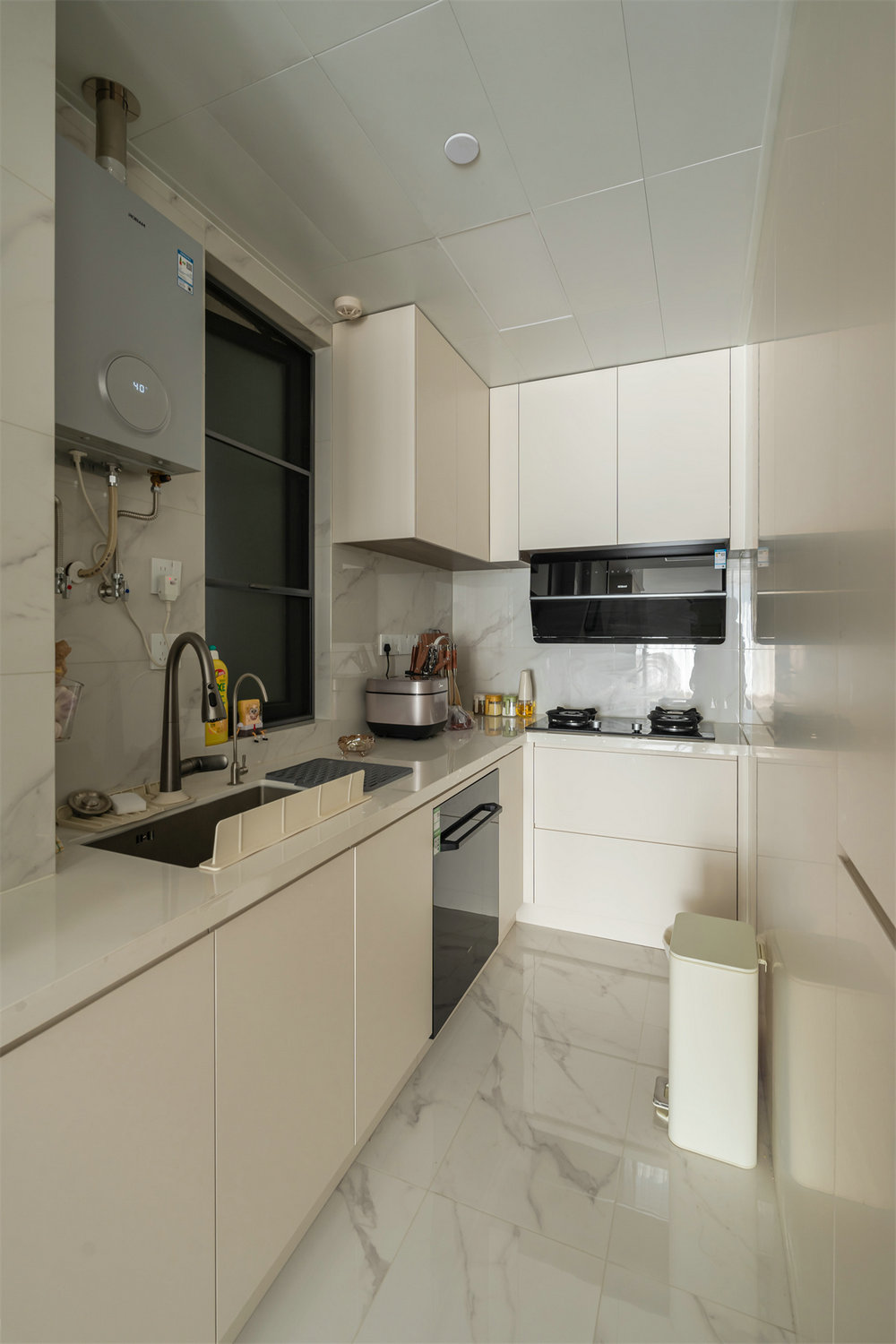 華僑城紅坊99平現代風格裝修效果圖