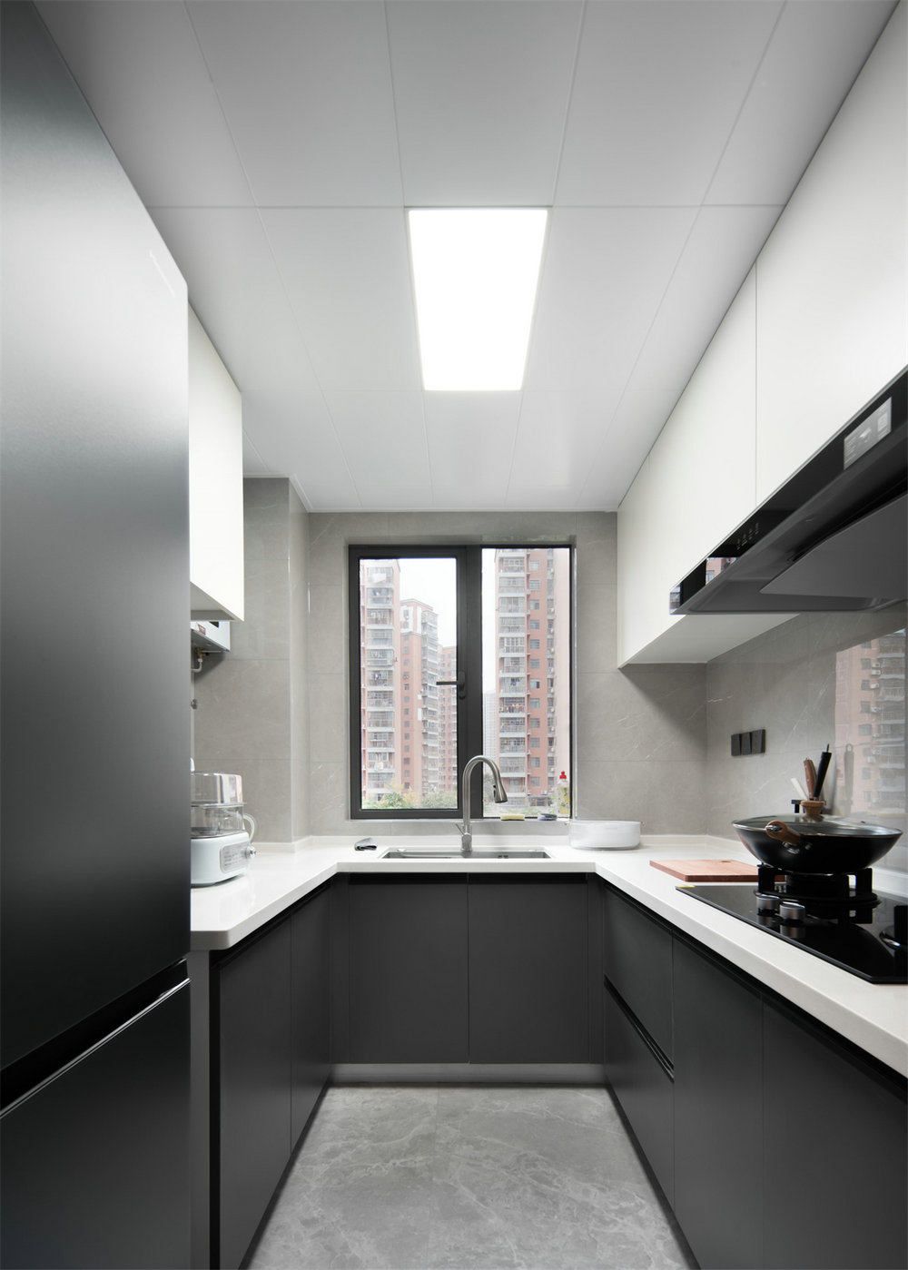 中建星光城126平現代風格裝修效果圖