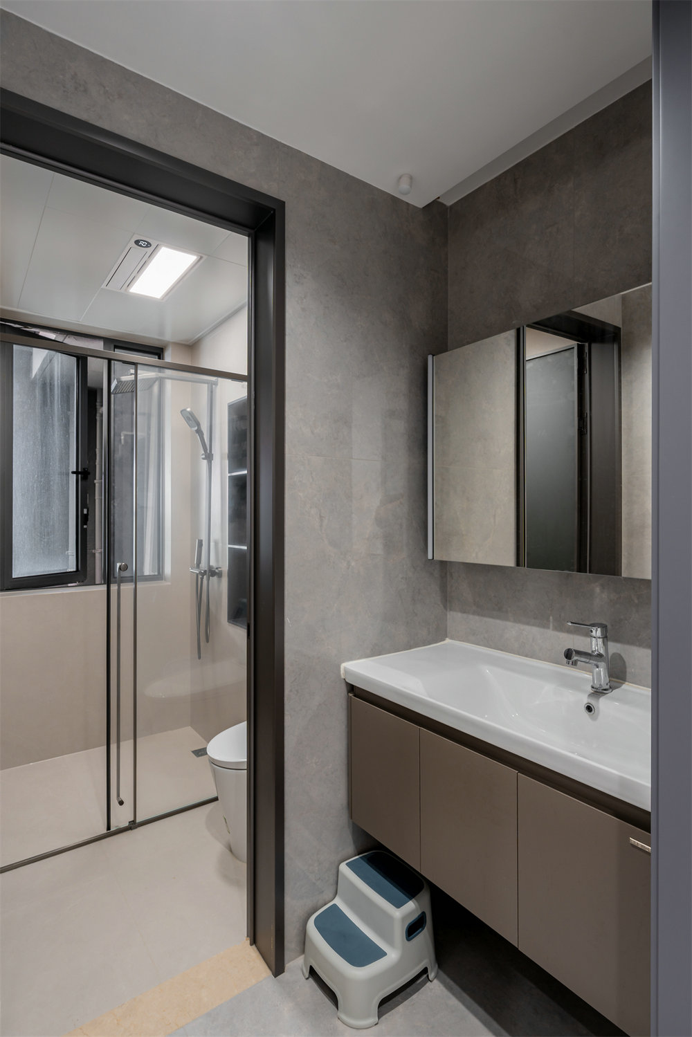 月亮灣137平現代風格裝修效果圖