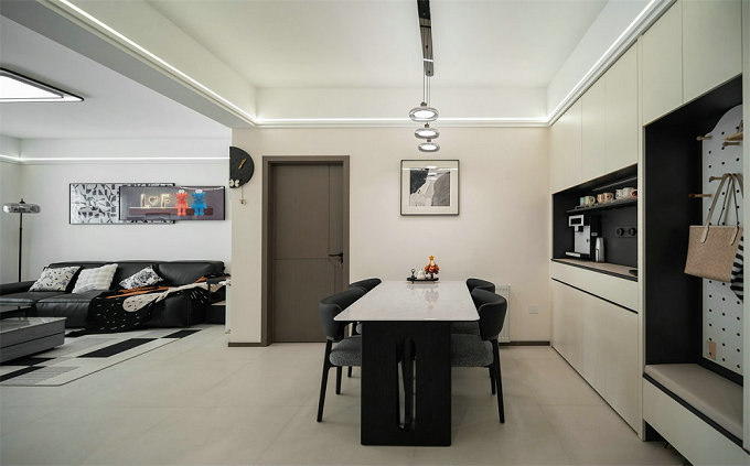 衛生間水管走頂還是走地好