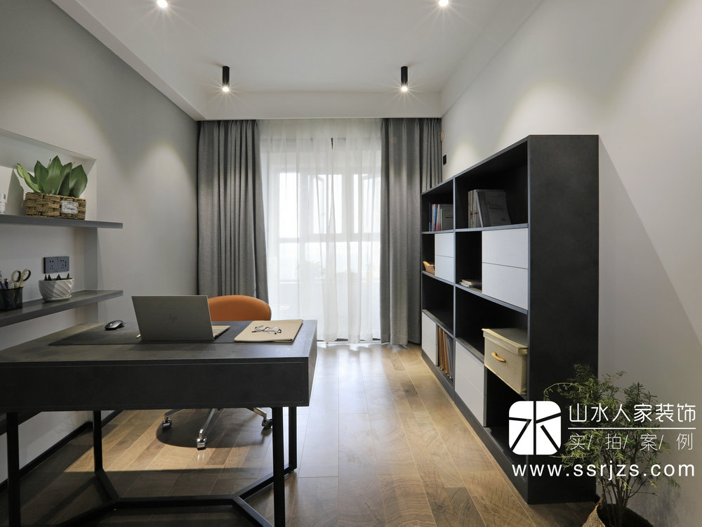 攬勝公園118m^2現代港式風格裝修效果圖