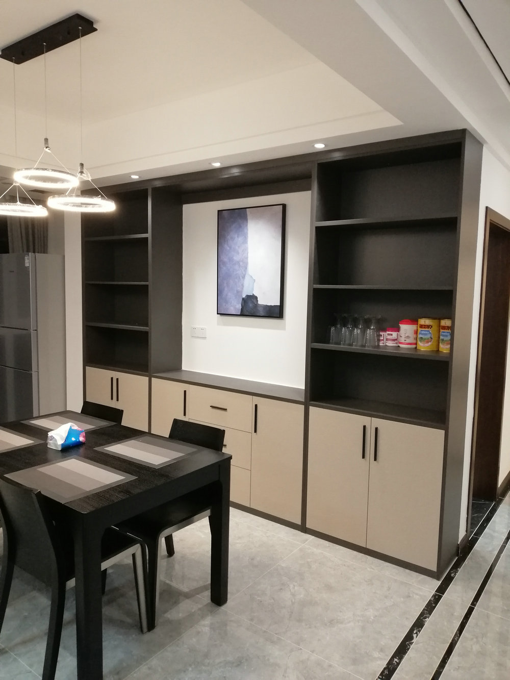 聯投廣場現代簡約風格裝修效果圖